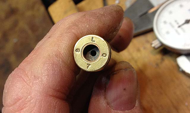 Showing a dirty primer pocket