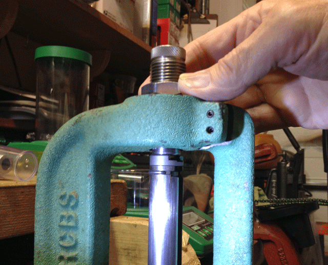 Showing mounting of the crimp die