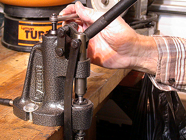 Showing the lube reservoir handle in use